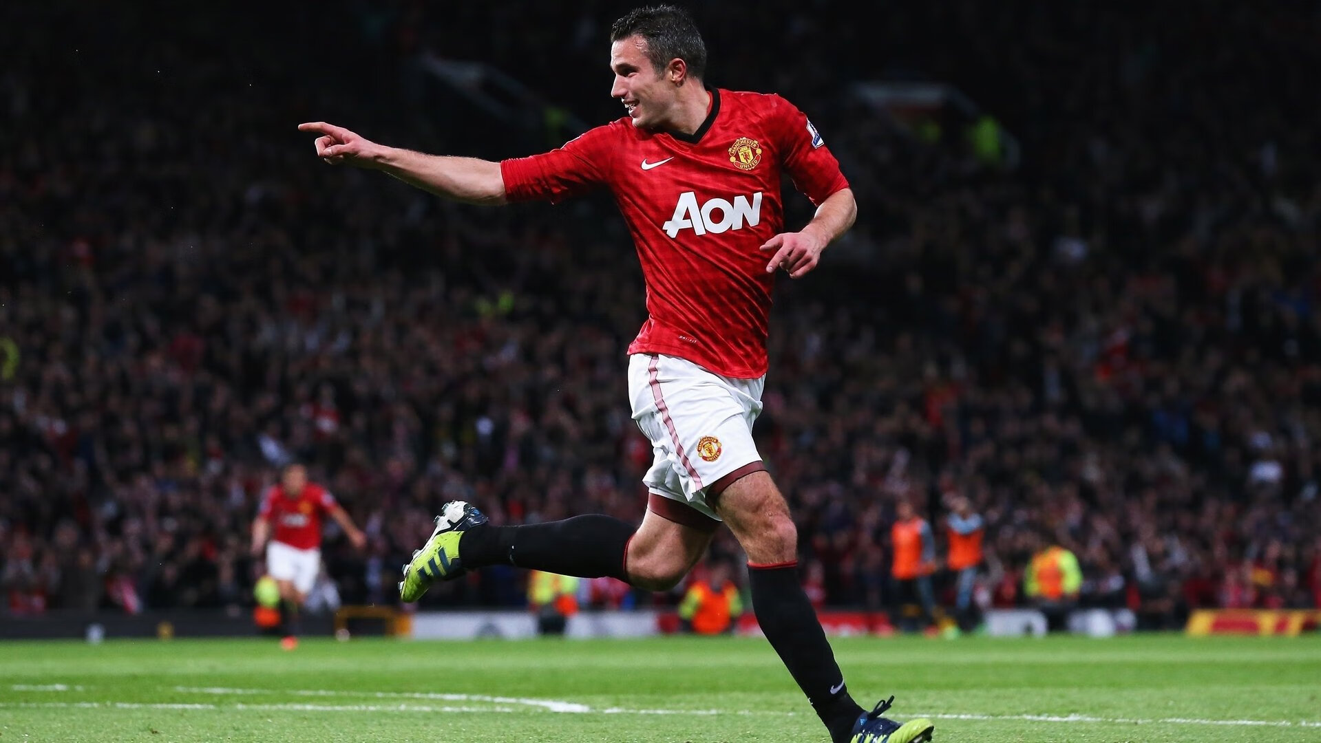 爱游戏app-伯科夫泳姿优雅，动作精准，伯纳科夫