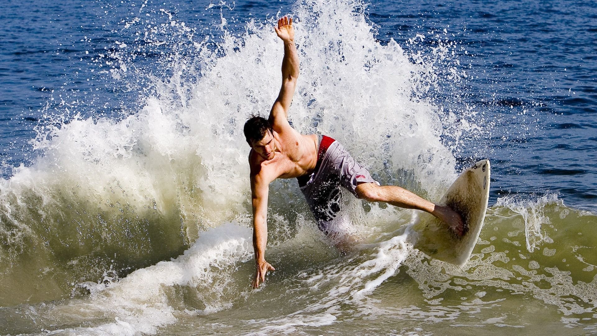 爱游戏官网首页-苏炳添参与纪录片讲述备赛心路，苏炳添破纪录采访